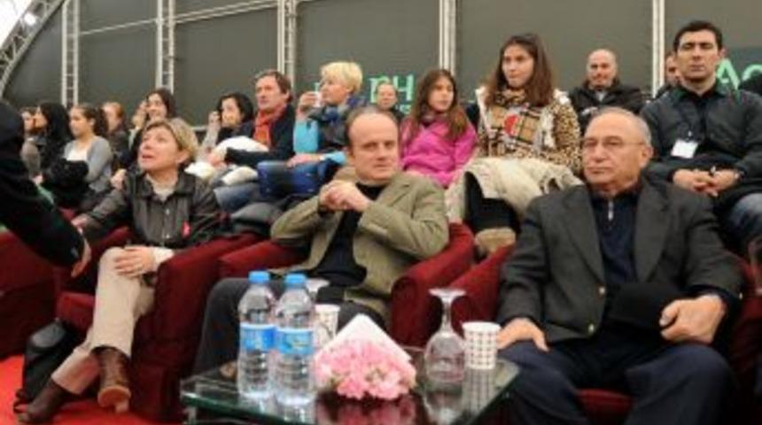 Tenis'te &ccedil;iftler ma&ccedil;ını kazanan Bosna Hersek, seride 2 - 1 &ouml;ne ge&ccedil;ti