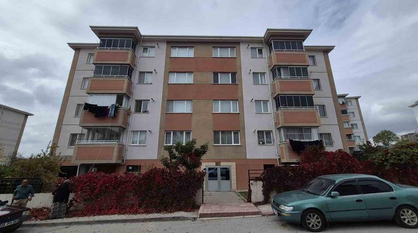 Yer: Eskişehir! Küçük çocuk 4 katlı binadan düştü
