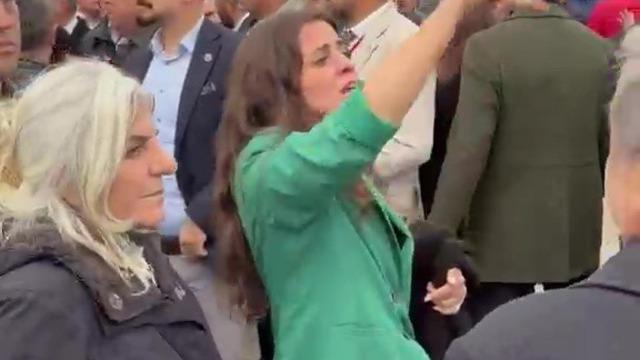 İstanbul'da CHP’liler ile YENİ Partililer arasında kavga çıktı