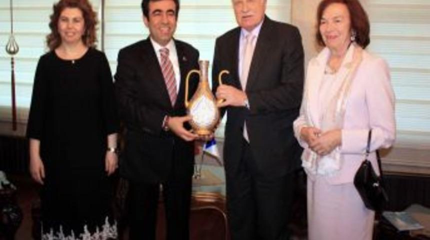 Klaus: T&uuml;rkiye&rsquo;nin AB&rsquo;ye girmesini desteklemeye devam edeceğim