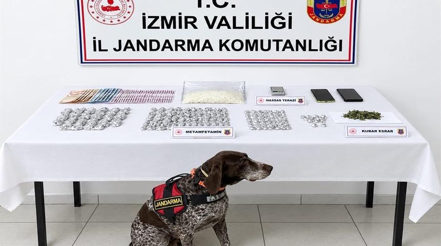 İzmir'de uyuşturucu operasyonuna 2 tutuklama