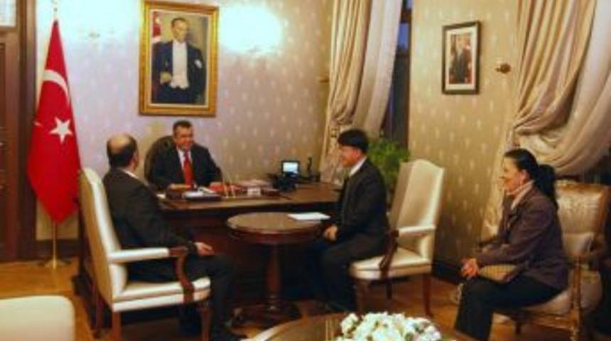 Protestan Kilisesi'nin restorasyonu i&ccedil;in Vali Lekesiz&rsquo;den destek istediler