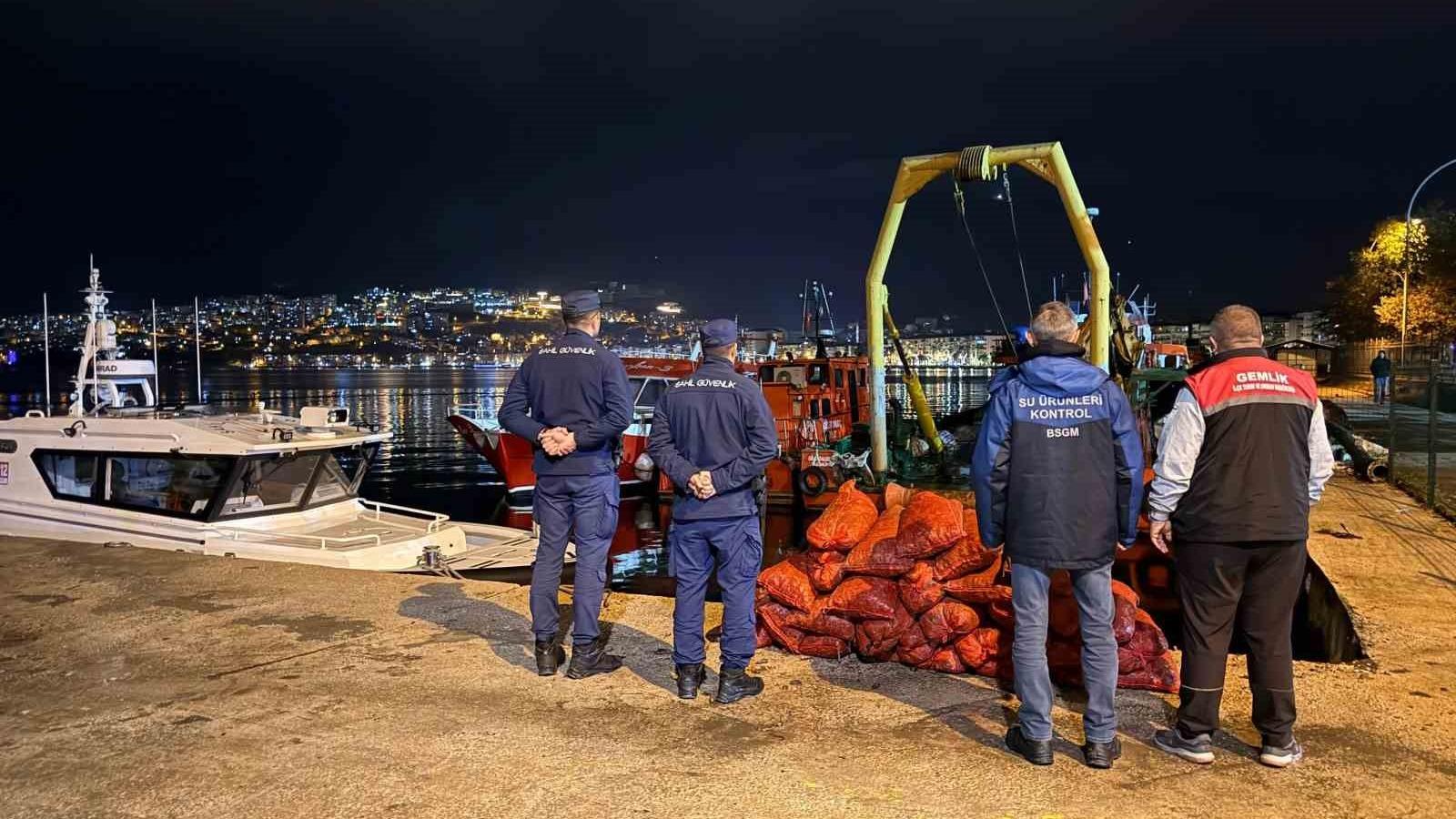 Bursa’da kaçak midye avcılığı denetimi