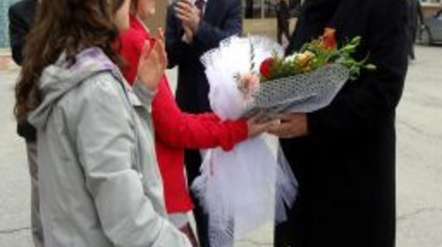 Tarih&ccedil;i Bahadıroğlu: &lsquo;Muhteşem Y&uuml;zyıl' yoz bir tarihi dikte ediyor