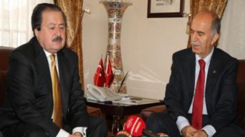 Cavit Çağlar’dan spastik çocuklar için 4 milyon liralık bağış