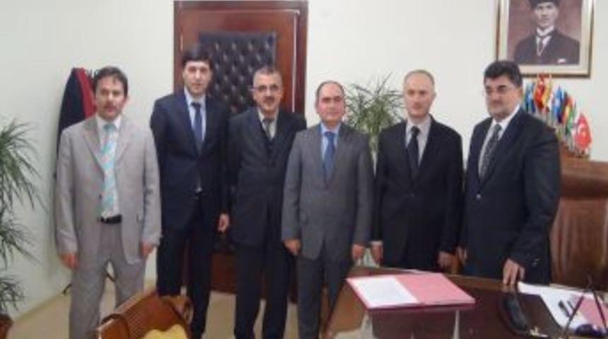 Tutuklu ve h&uuml;k&uuml;ml&uuml;ler Hz. Muhammed'in hayatını &ouml;ğreniyor