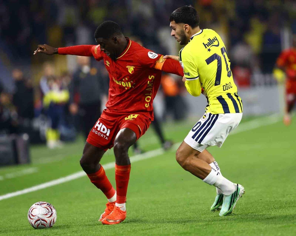 G&ouml;ztepe yenilgisi bardağı taşırdı! Fenerbah&ccedil;e de taraftardan olay tepki:  Y&ouml;netim istifa  2