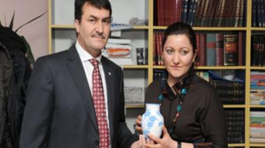 İşitme engelliler sanatla hayata tutunuyor