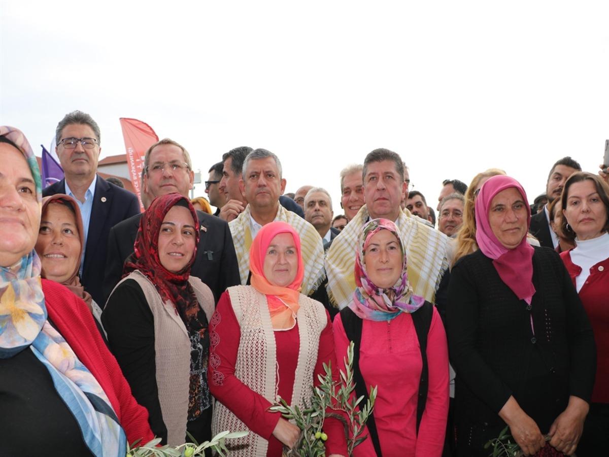 Yeni Parti Genel Başkanı Özgür Özel Balıkesir de: "Yeni Parti yi siz kurdunuz" 2