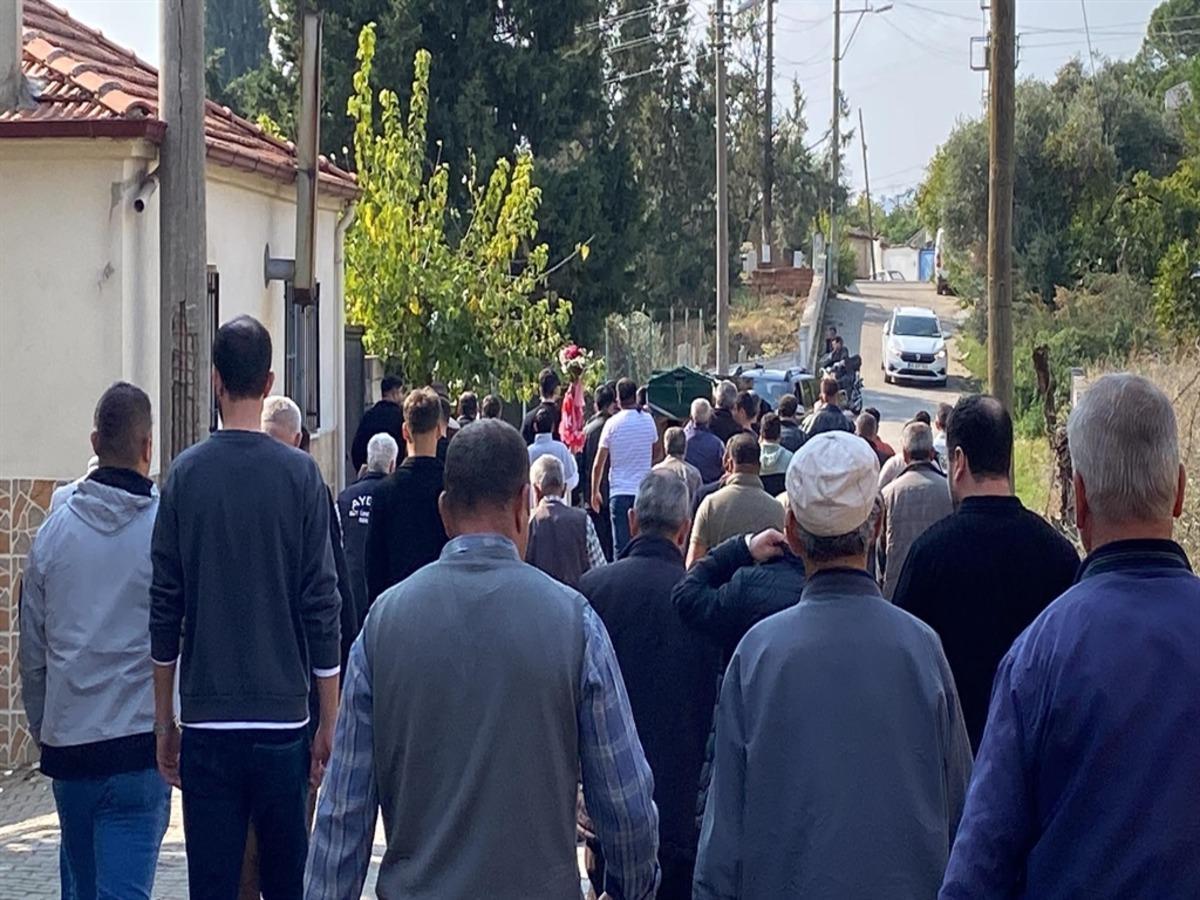Eski sevgilisinin başından vurarak öldürdüğü Kumsal, toprağa verildi 2