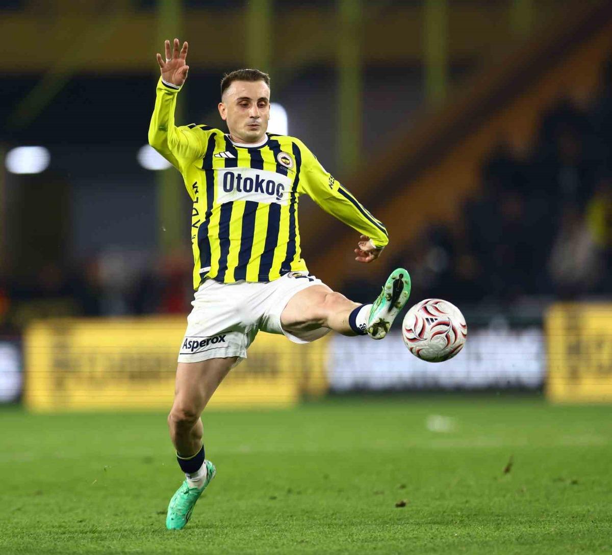 Fenerbah&ccedil;e de Kerem Akt&uuml;rkoğlu na trib&uuml;nlerden tepki! Lukaku araya girdi 1