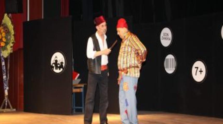 Sorgun'da 'İşte Budur' adlı tiyatro oyunu beğeniyle izlendi