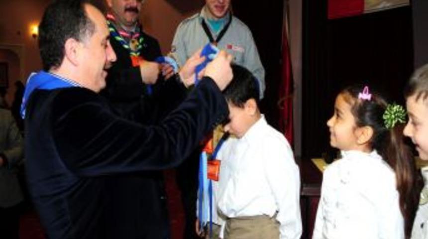 İzciler g&ouml;n&uuml;ll&uuml; itfaiyeci oluyor