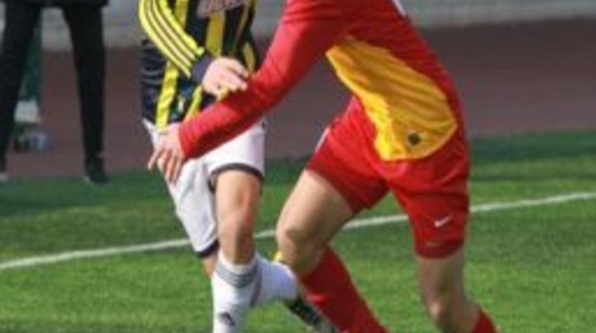 Fenerbah&ccedil;e, Galatasaray'a 2 ma&ccedil;ta 10 gol attı