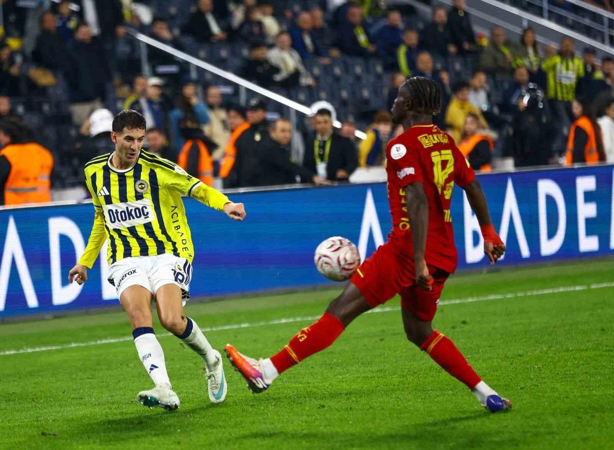 Fenerbah&ccedil;e, ligde &uuml;st &uuml;ste 2. mağlubiyetini aldı 4