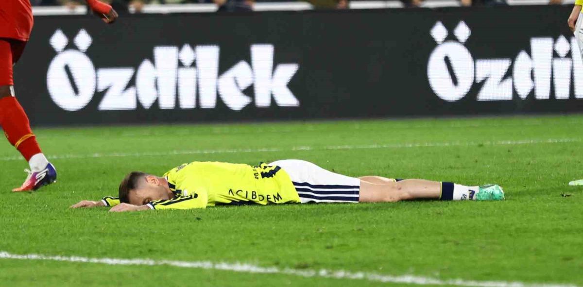 Fenerbah&ccedil;e, ligde &uuml;st &uuml;ste 2. mağlubiyetini aldı 3