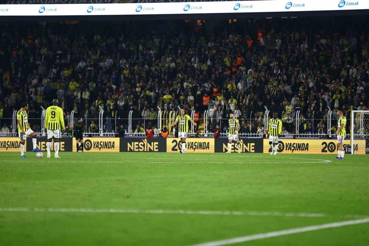 Fenerbah&ccedil;e, ligde &uuml;st &uuml;ste 2. mağlubiyetini aldı 1