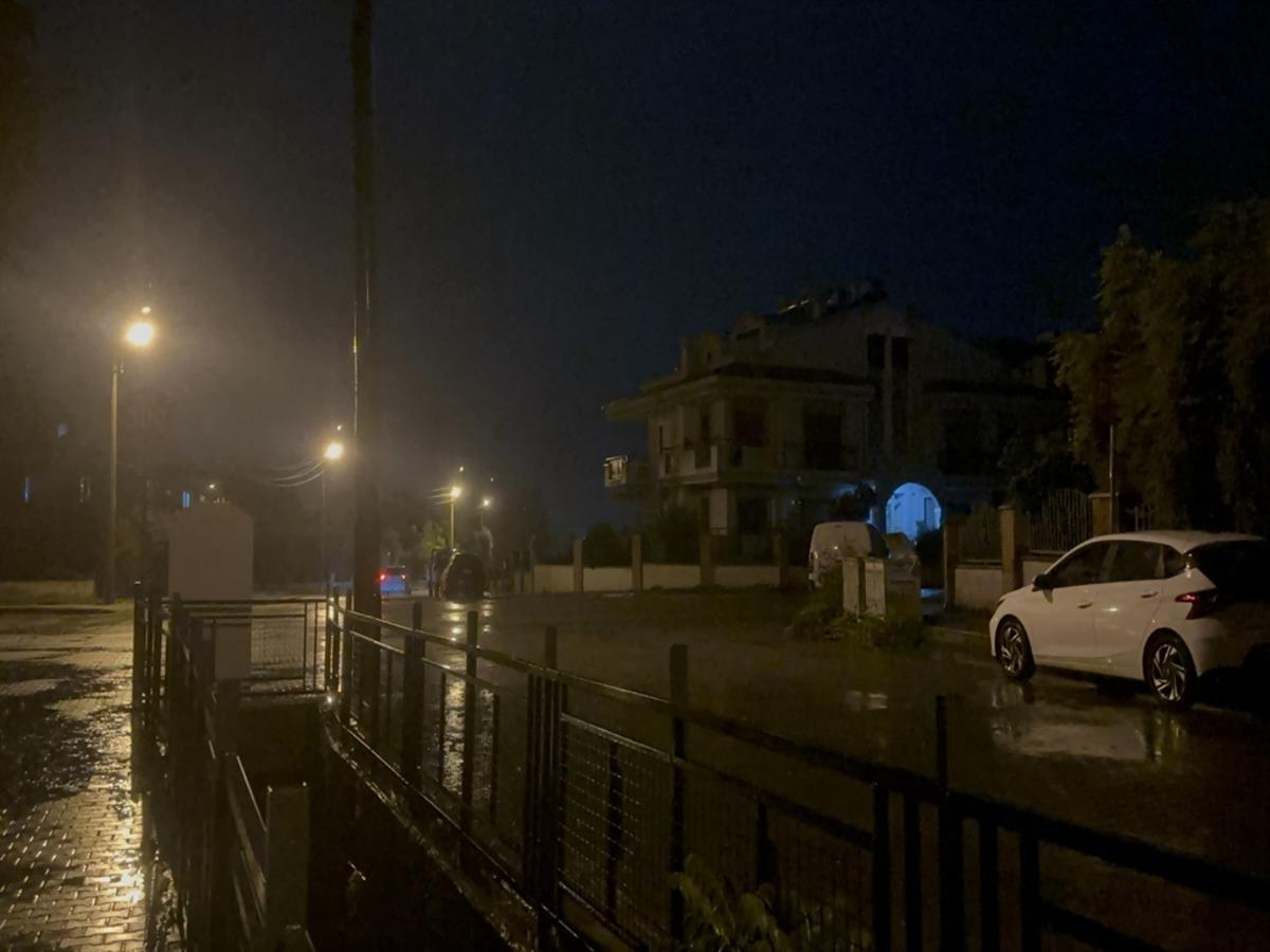 Meteoroloji uyarmıştı: Marmaris’te sağanak etkili oldu 2