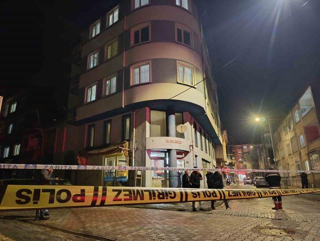 Yer: Afyonkarahisar! 4 katlı bina tedbir amacıyla boşaltıldı 3