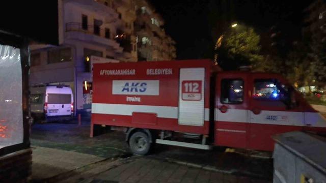 Yer: Afyonkarahisar! 4 katlı bina tedbir amacıyla boşaltıldı 2