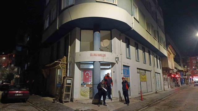 Yer: Afyonkarahisar! 4 katlı bina tedbir amacıyla boşaltıldı 1