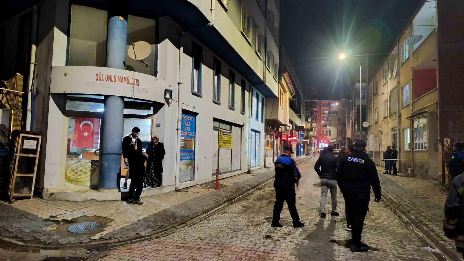 Yer: Afyonkarahisar! 4 katlı bina tedbir amacıyla boşaltıldı
