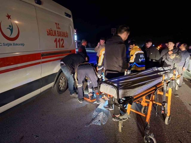 Yer: Bingöl! Otomobil yayalara çarptı! 2 yaralı 1