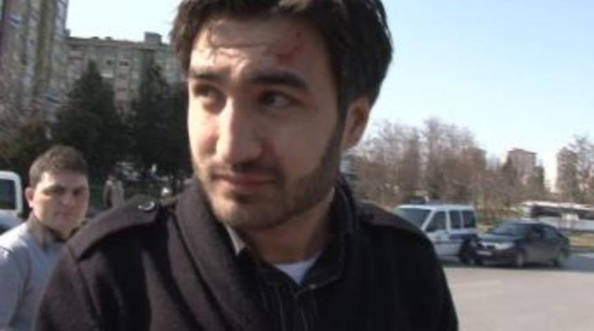 Ara&ccedil;ların hurdaya d&ouml;nd&uuml;ğ&uuml; kazayı k&uuml;&ccedil;&uuml;k sıyrıklarla atlattılar