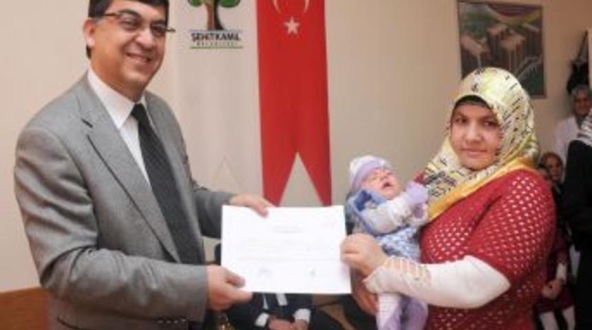 Aile ve &ccedil;ocuk eğitimi alan anneler sertifikalarına kavuştu