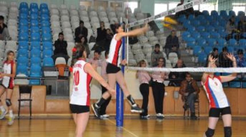 Muşlu kızlar 3. Lig play off m&uuml;sabakalarını garantiledi