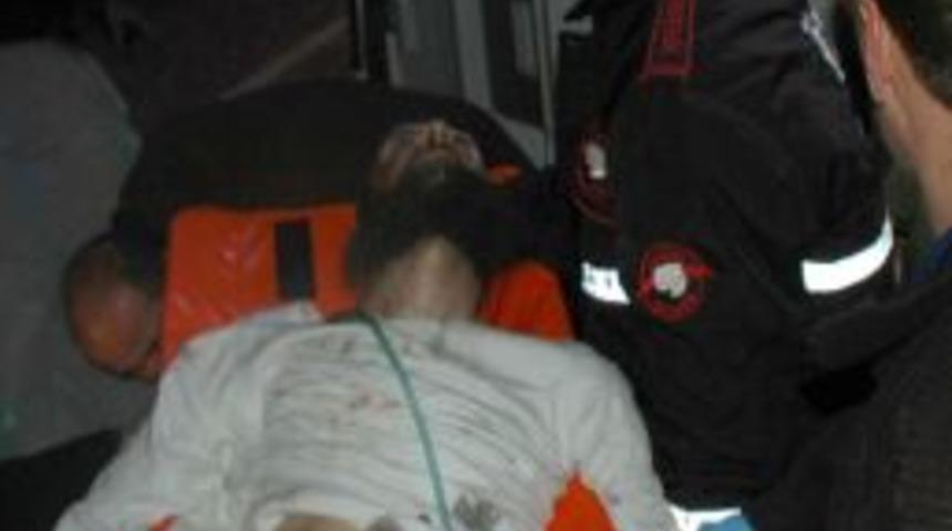 Ambulans kaza yaptı: 4 yaralı