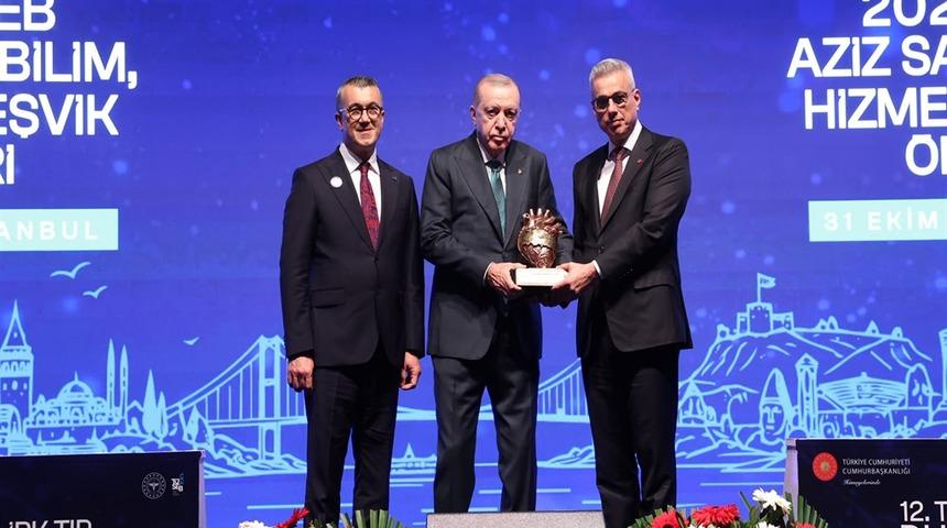 Sağlık Bakanı Memişoğlu, TÜSEB Teşvik Ödülleri Töreni'ne katıldı