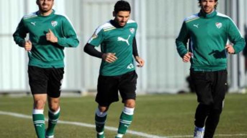 Bursaspor Samsunspor ma&ccedil;ı hazıklıklarına ara vermeden başladı