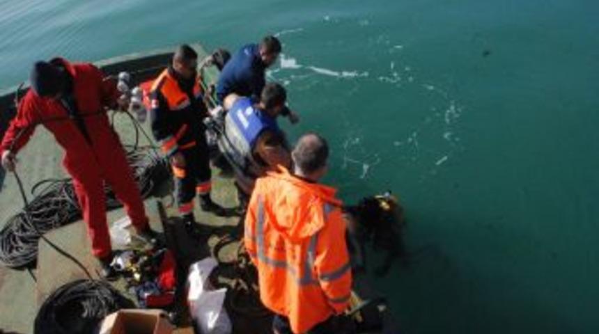 Dalgı&ccedil;lar gemiyi g&ouml;r&uuml;nt&uuml;ledi