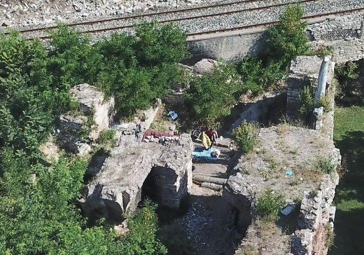 1600 yıllık sarayı yağmaladılar  G1