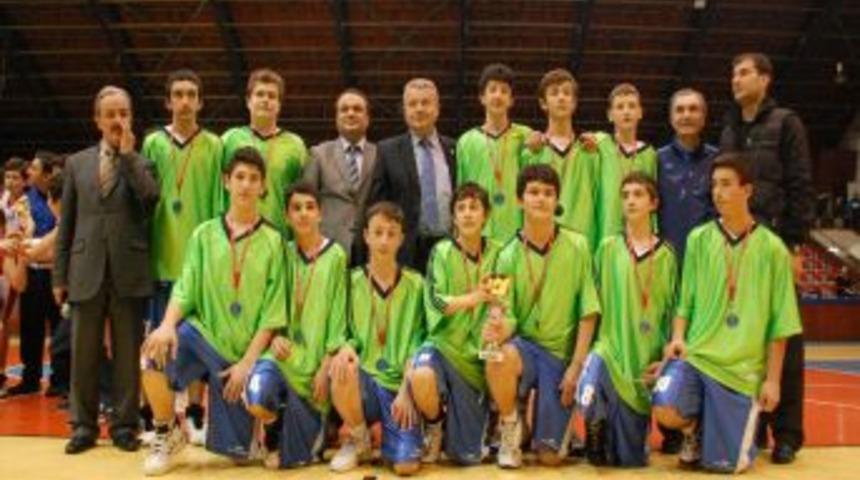 &Ouml;zel Erkul Tunag&uuml;r İlk&ouml;ğretim Okulu, basketbolda namağlup şampiyon oldu