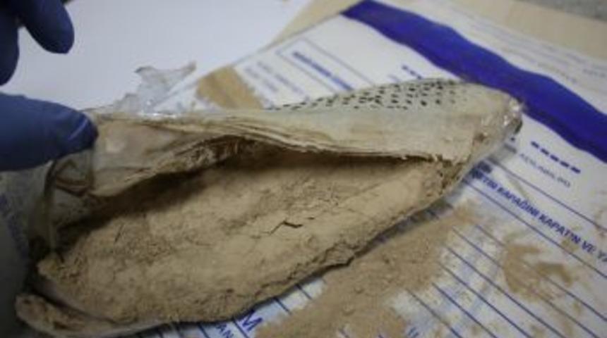 Yolcunun ayakkabısında eroin &ccedil;ıktı