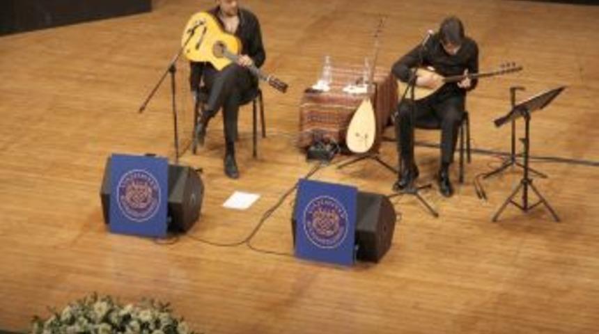 D&uuml;nyaca &uuml;nl&uuml; gitar ve bağlama ustaları Gaziantep&rsquo;te buluştu