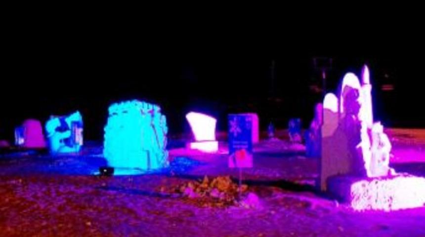 Erciyes&rsquo;teki kardan heykeller ışıklandırıldı