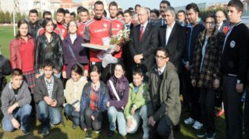 Ümit Özat: Gaziantepspor maçı Manisaspor için tarihi önem taşıyor