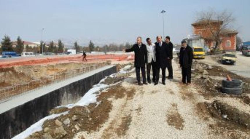 Başkan, &Ccedil;ayda &Ccedil;ıra Kavşağı'nı inceledi