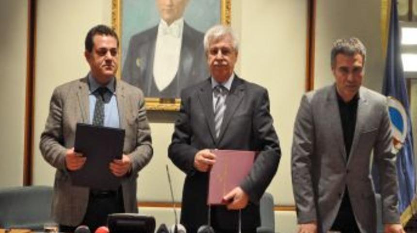 Eskişehirspor ve Anadolu &Uuml;niversitesi geleceğe yatırım protokol&uuml; imzaladı