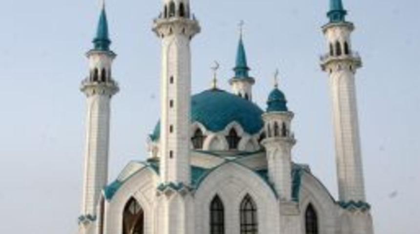 D&uuml;nyanın en b&uuml;y&uuml;k Kur&rsquo;an-ı Kerim&rsquo;i Kazan'da sergileniyor