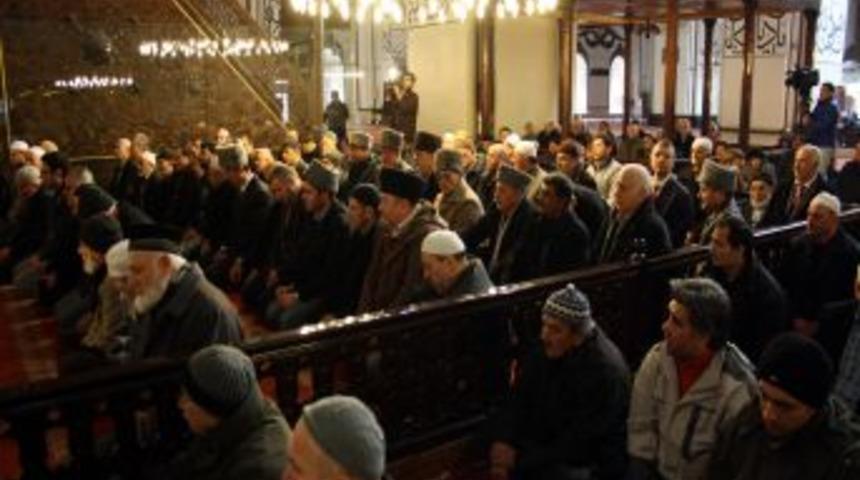 Şeyh Şamil, dualarla anıldı