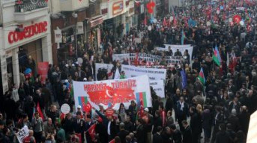 Taksim'deki Hocalı katliamını anma programı başladı