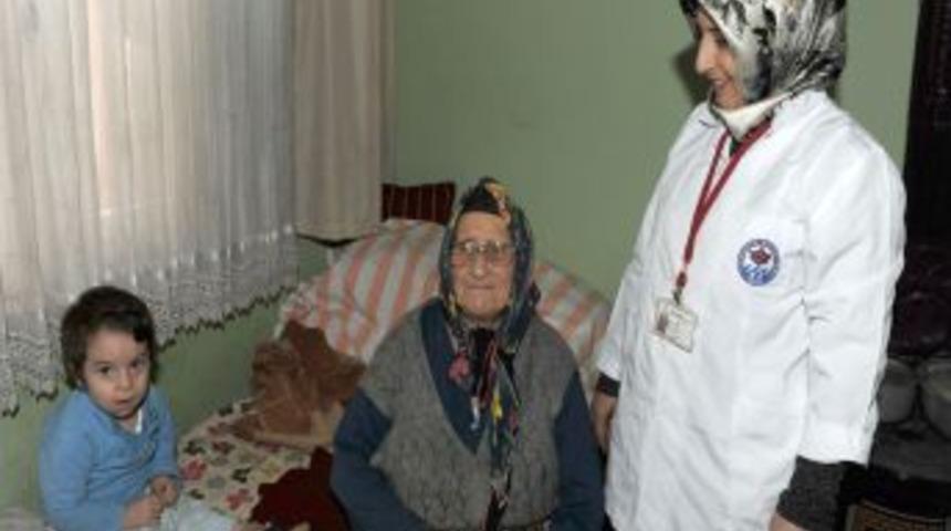 Trabzon Belediyesi, yaşlı ve bakıma muhta&ccedil; 250 kişiye evlerinde hizmet veriyor