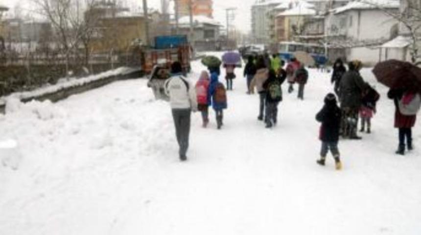 Bursa&rsquo;da bazı il&ccedil;elerdeki okullar tatil edildi