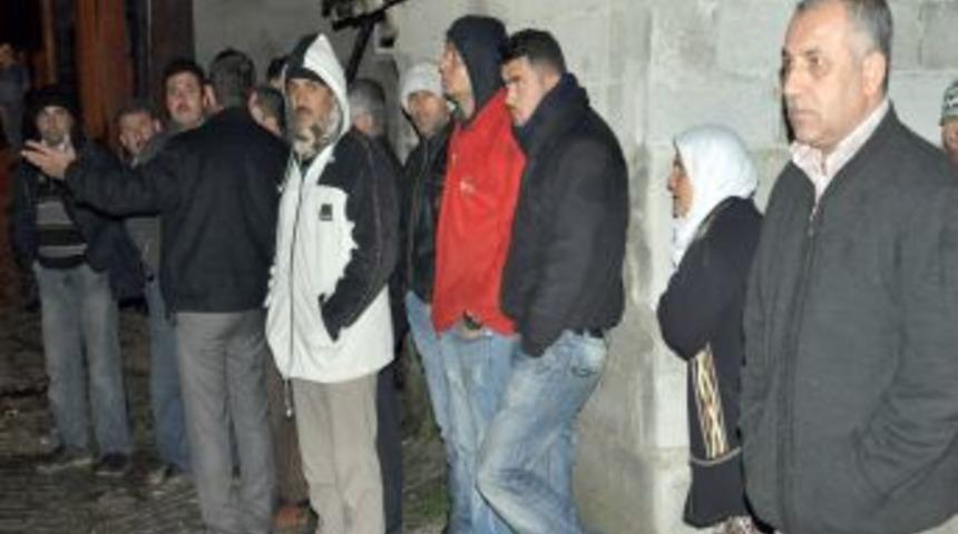 Karı ve kocanın cesetleri kilerde bulundu