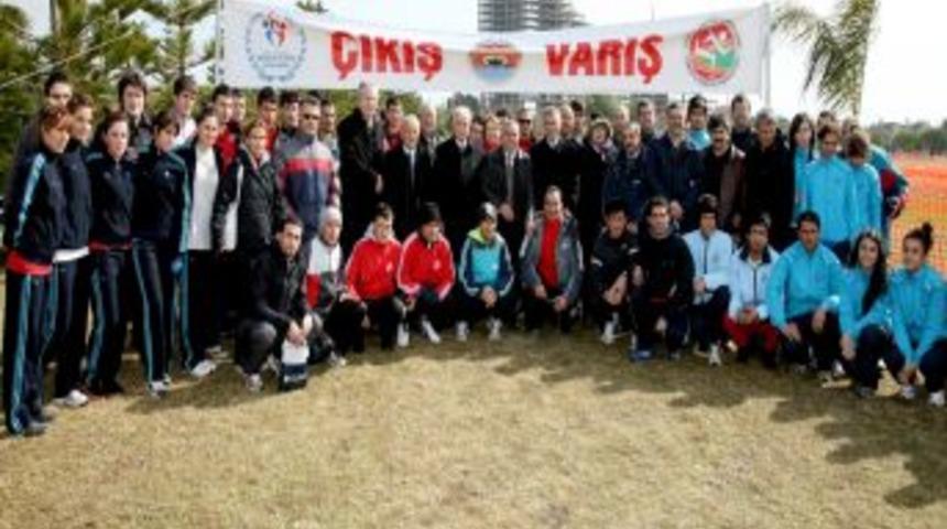 &Uuml;niversiteler kros şampiyonasında m&uuml;cadele etti