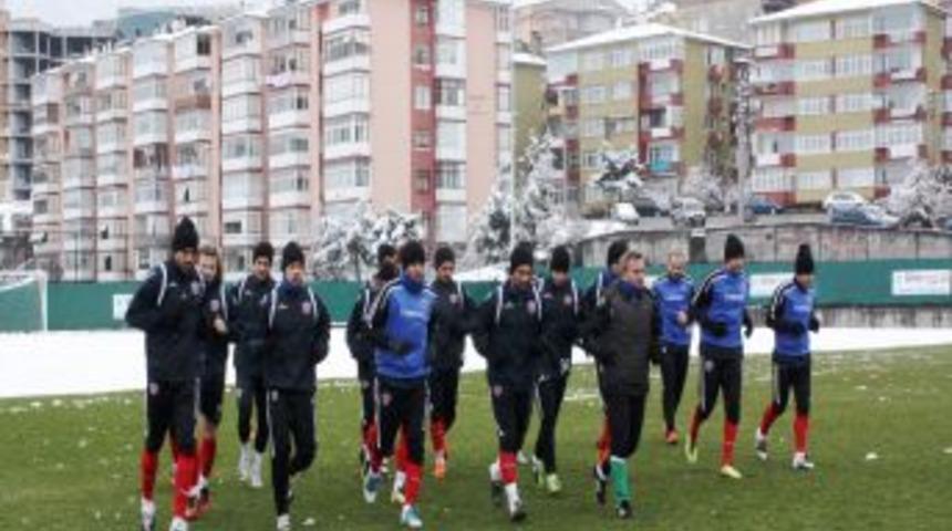 Kardemir Karab&uuml;kspor'da Bursaspor Mesaisi Başladı